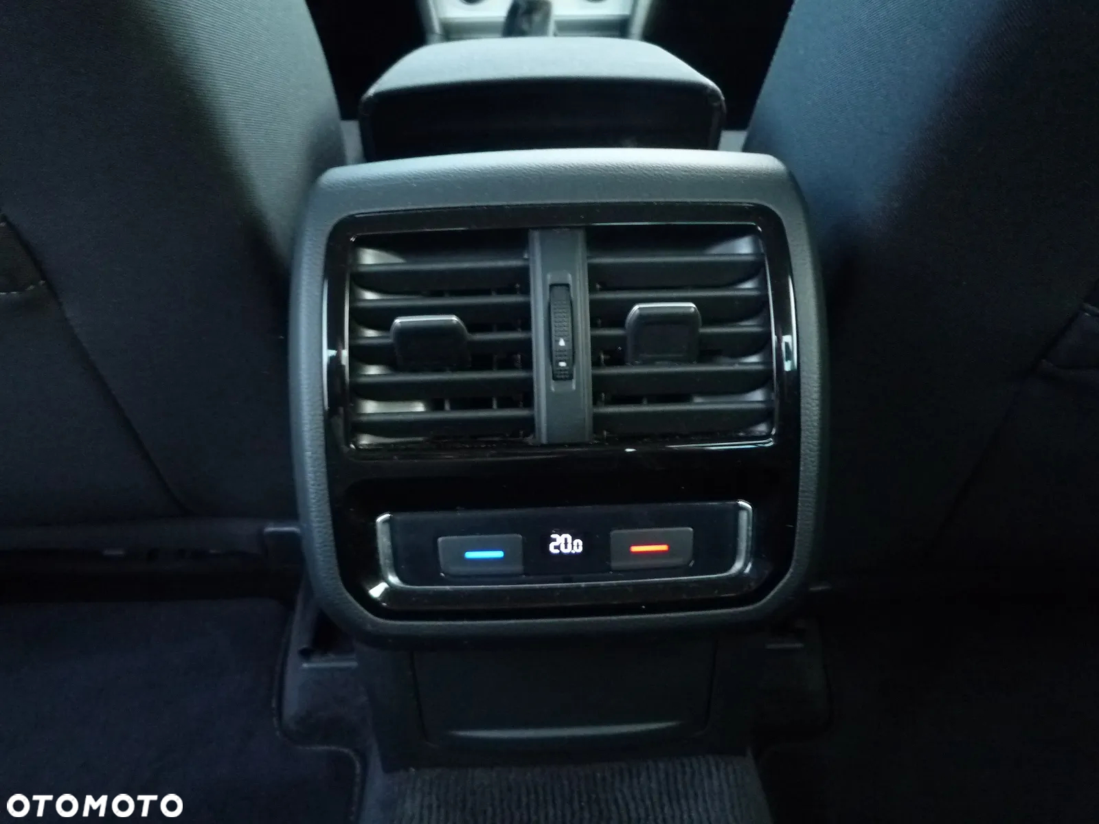 Volkswagen Passat 2.0 TDI BMT Trendline - 16