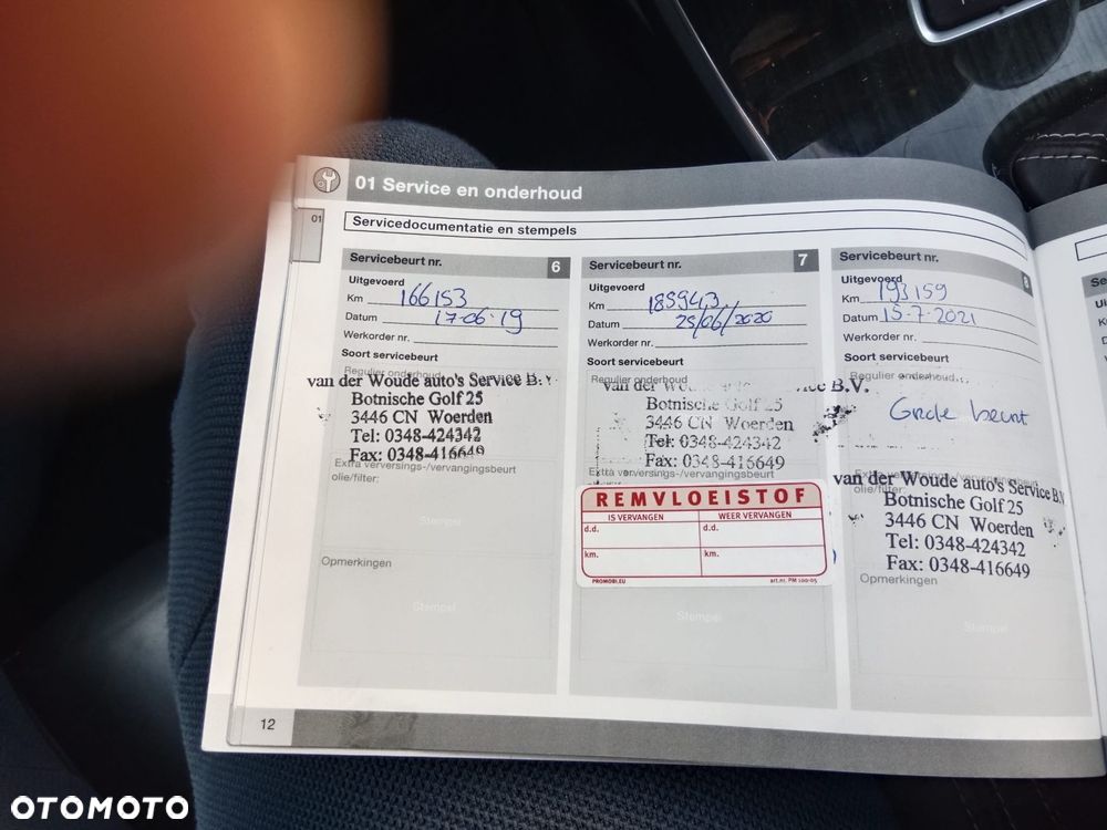 Volvo V60 D6 AWD Plug-in Hybrid Summum - 28