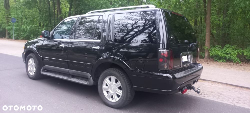 Lincoln Navigator - 30