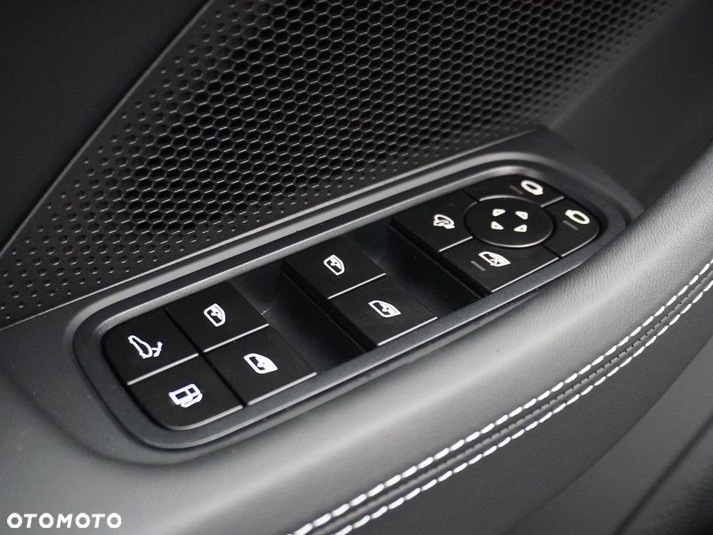 Porsche Panamera 4S E-Hybrid PHEV - 22