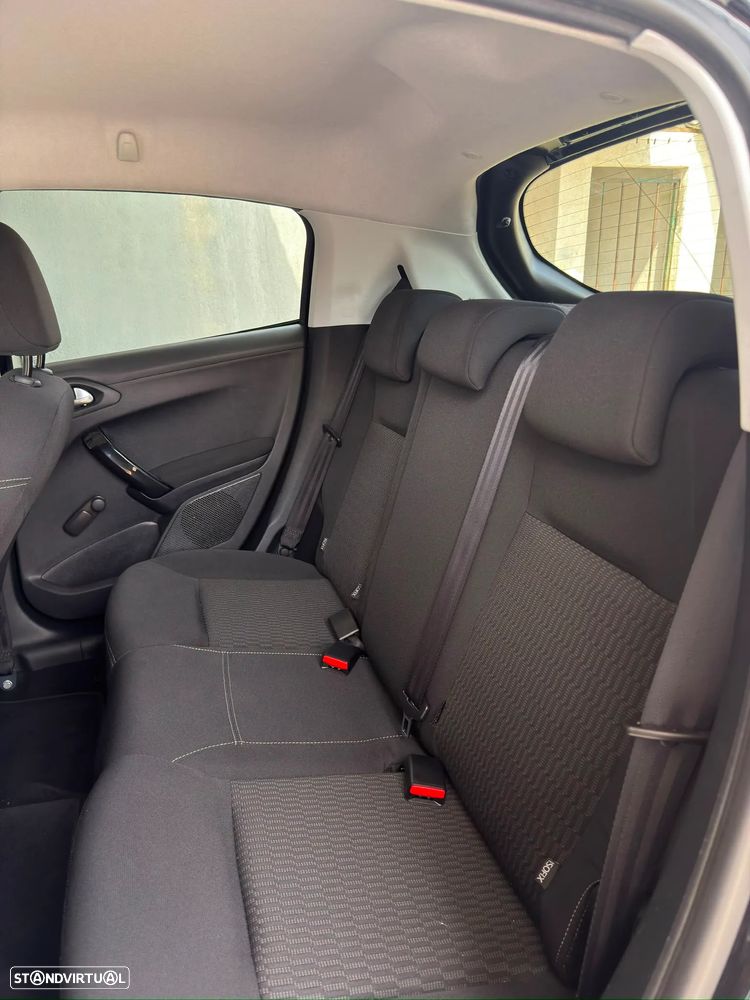 Peugeot 208 1.2 VTi Active - 14