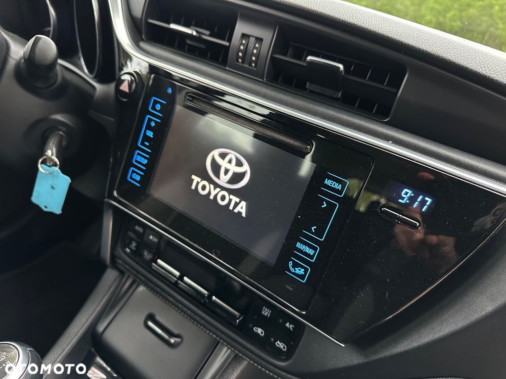 Toyota Auris 1.6 D-4D Premium - 27