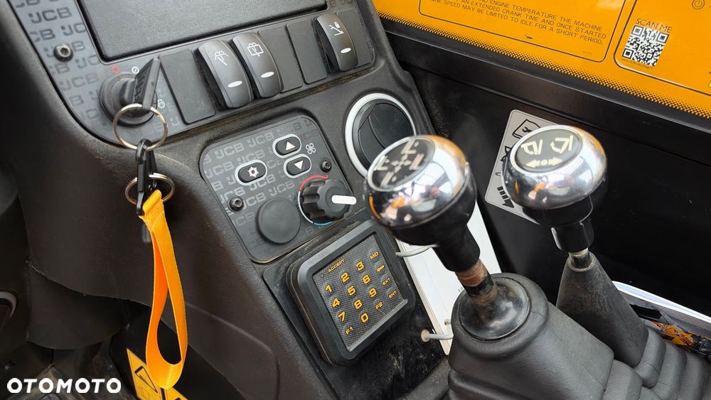 JCB 540-140 Hi Viz - 12