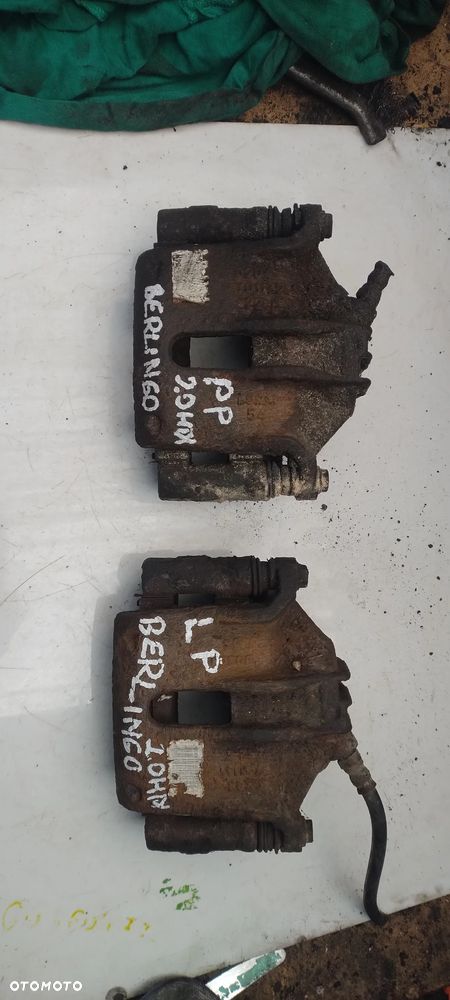 CITROEN BERLINGO PEUGEOT PARTNER I 1,9D 2,0HDI zacisk jarzmo przód - 2