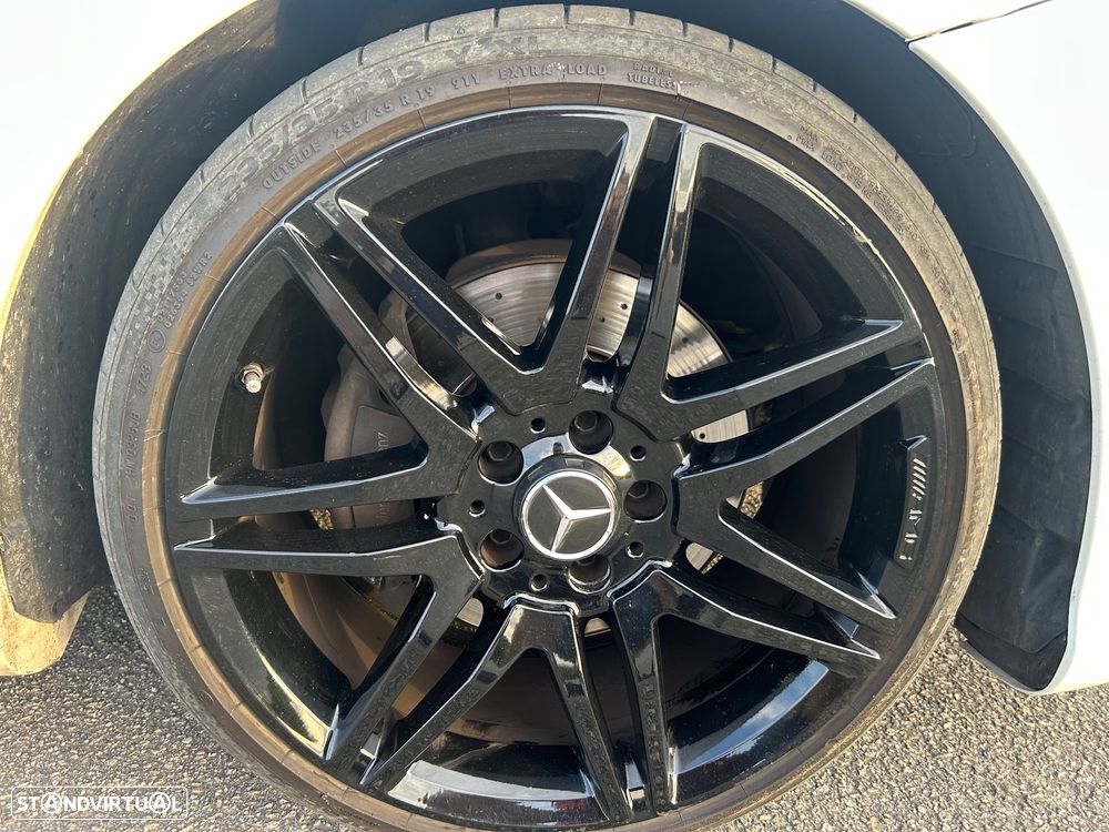 Mercedes-Benz E 220 BlueTEC Auto - 33