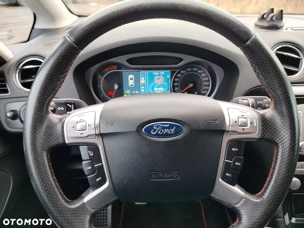 Ford S-Max - 36