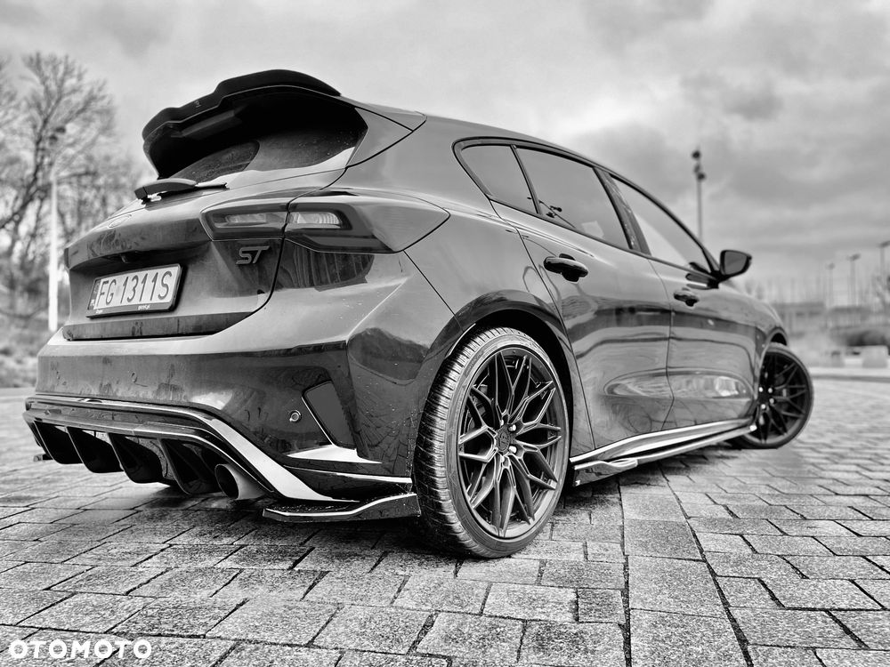 Ford Focus 2.3 EcoBoost ST X - 2