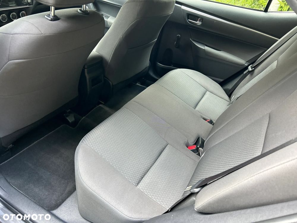 Toyota Corolla 1.6 Active - 12