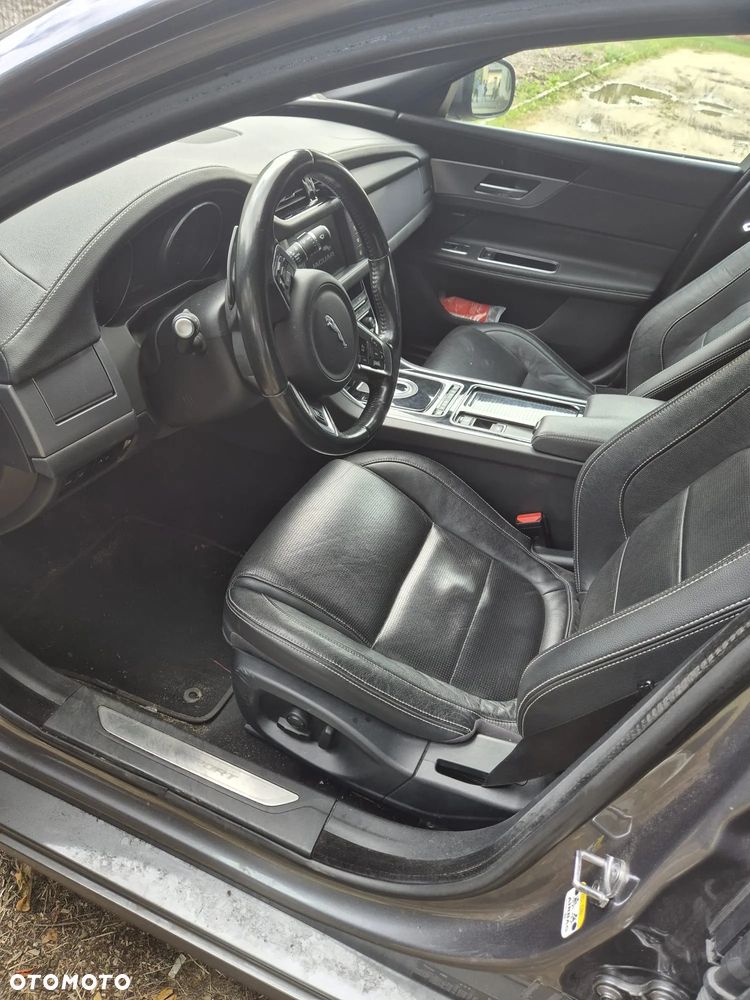 Jaguar XF 2.0 i4D R-Sport - 5