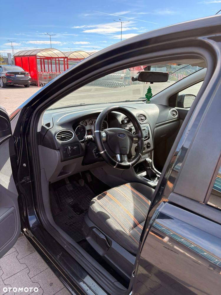 Ford Focus 1.6 Trend - 8