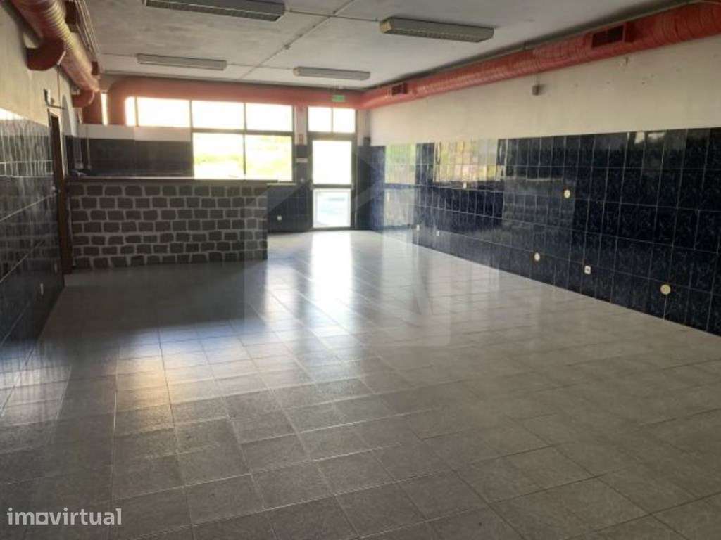 Conjunto de 2 lojas no Porto - Grande imagem: 2/12