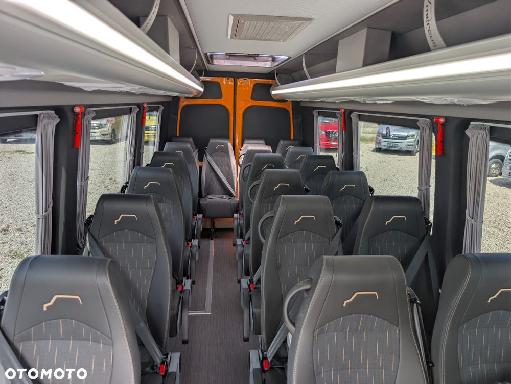 Mercedes-Benz Sprinter 519 - 19