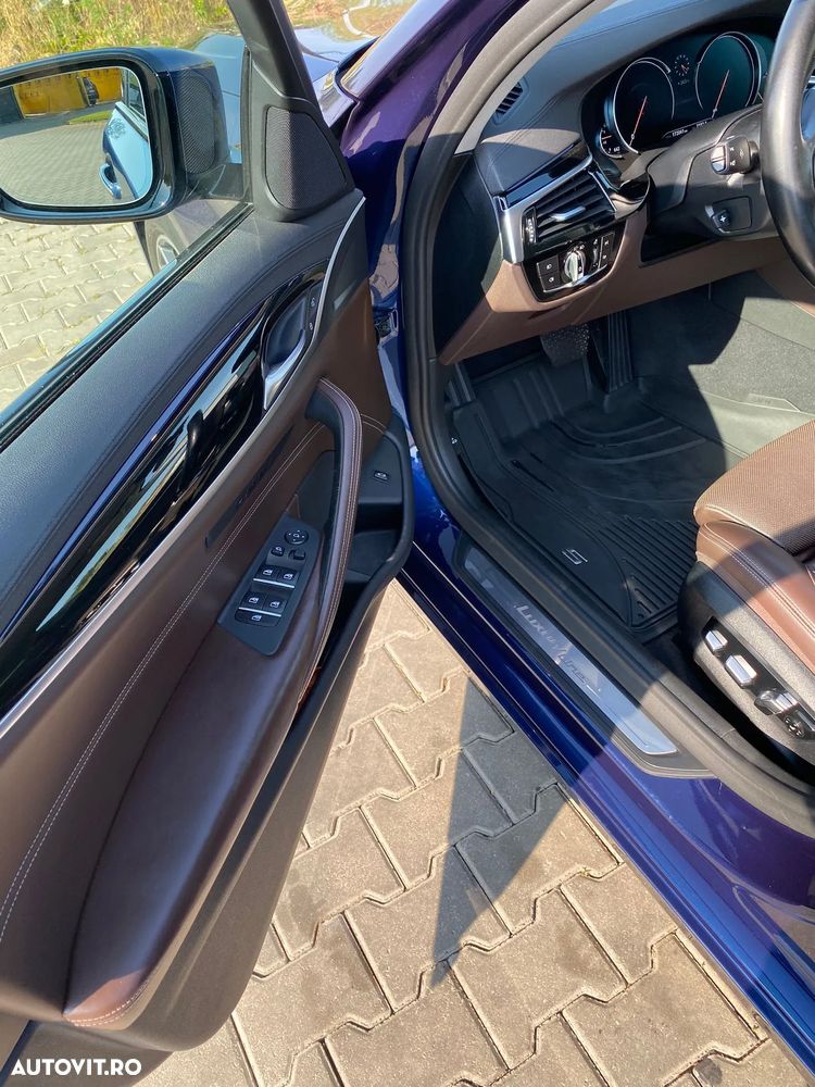 BMW Seria 5 540i xDrive AT - 15