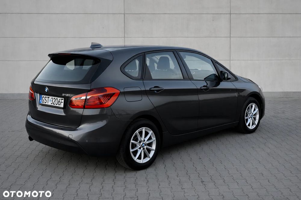 BMW Seria 2 218i - 5