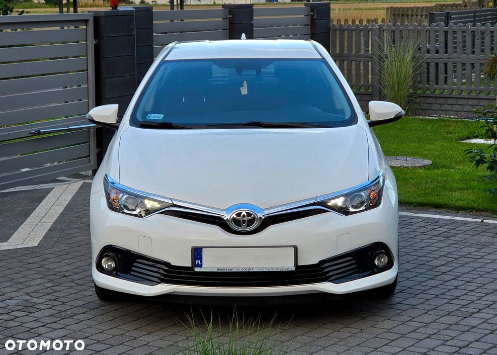 Toyota Auris 1.6 Premium - 19