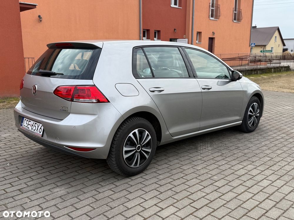 Volkswagen Golf - 5