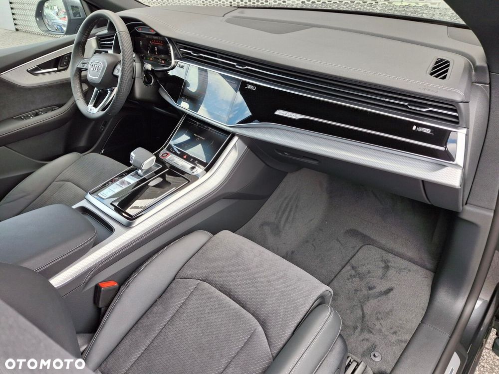 Audi SQ8 - 16