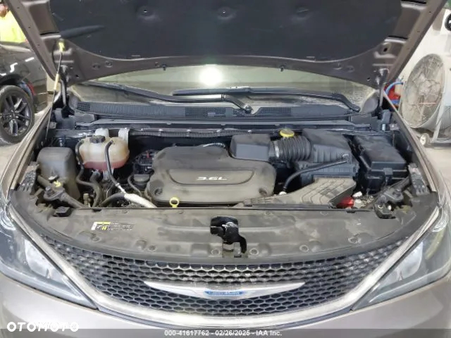 Chrysler Pacifica - 13