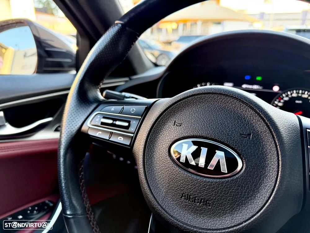 Kia Stinger 3.3 T-GDI GT - 13