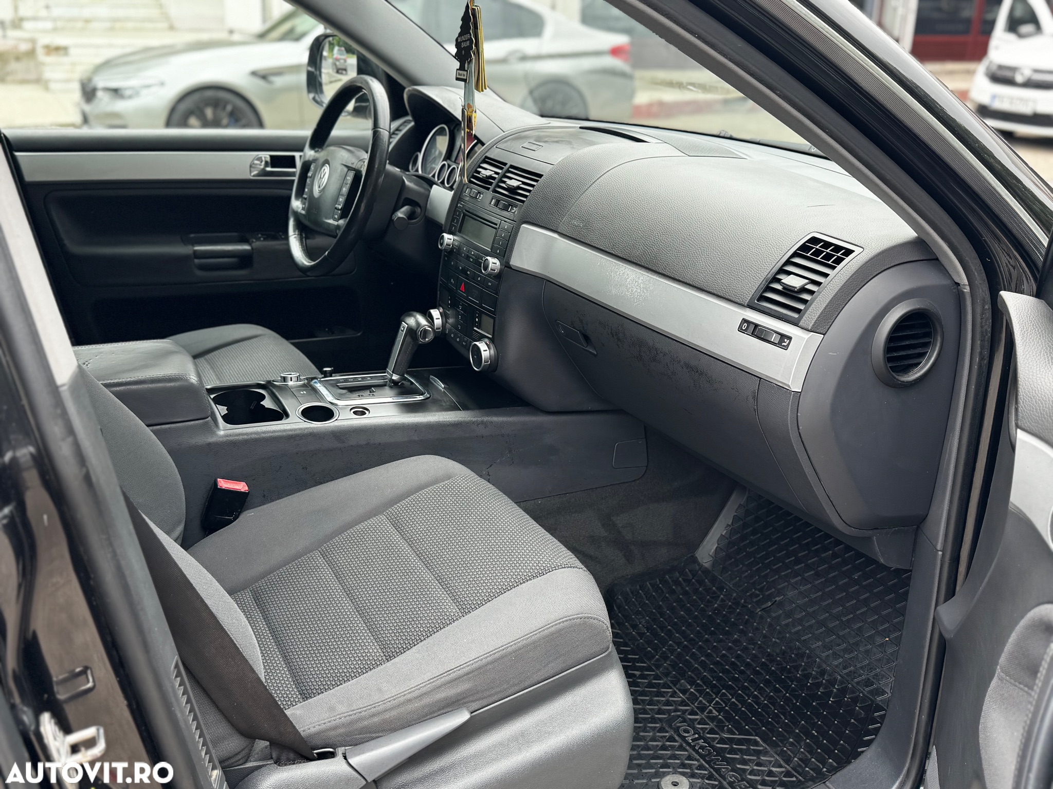 Volkswagen Touareg - 12