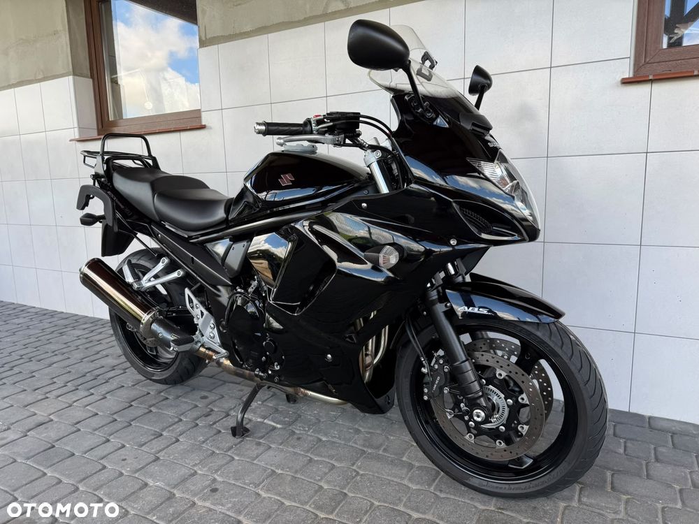 Suzuki GSX - 2