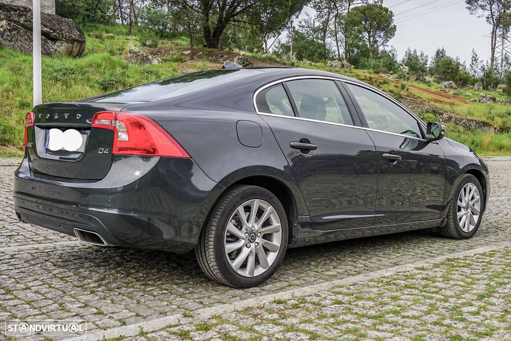 Volvo S60 2.0 D4 Momentum Geartronic - 15