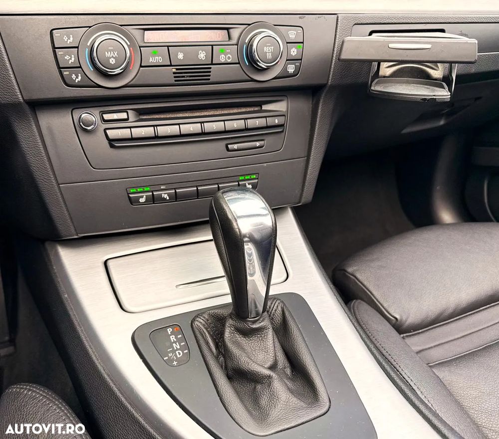 BMW Seria 3 320d DPF Cabrio Aut. - 25