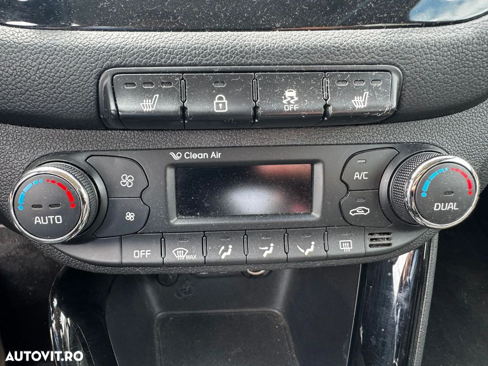 Kia Ceed 1.6 CRDi 128 Fifa World Cup Edition - 11