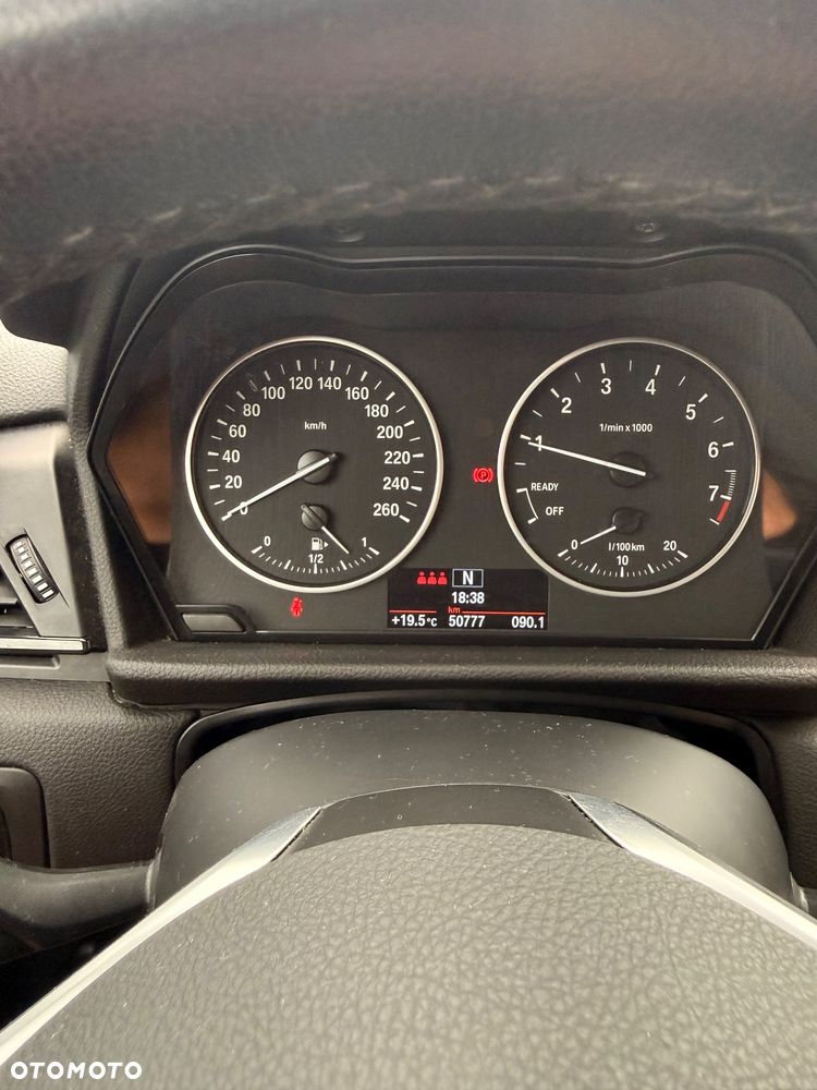 BMW Seria 2 218i - 13