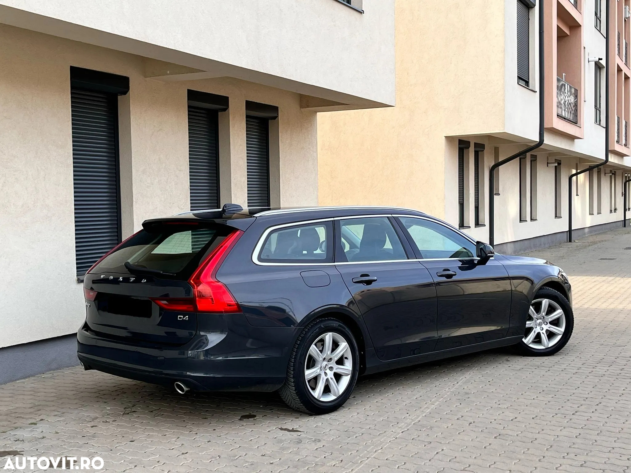 Volvo V90 - 4