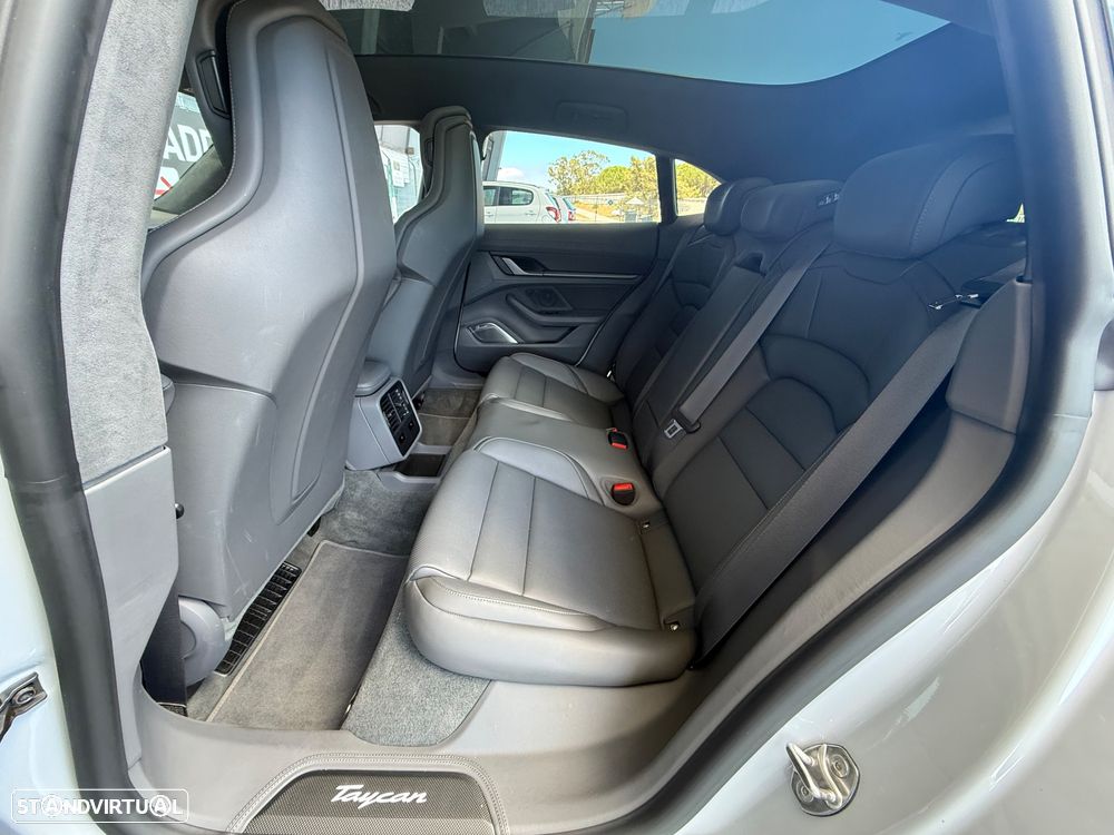 Porsche Taycan Sport Turismo Turbo S - 22