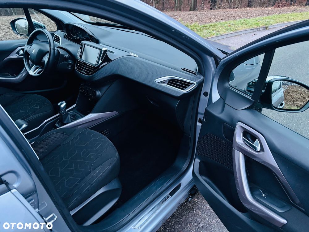 Peugeot 2008 PureTech 82 Style - 21