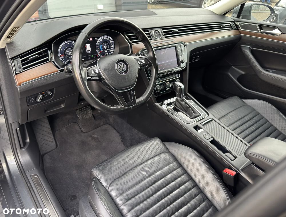 Volkswagen Passat - 15
