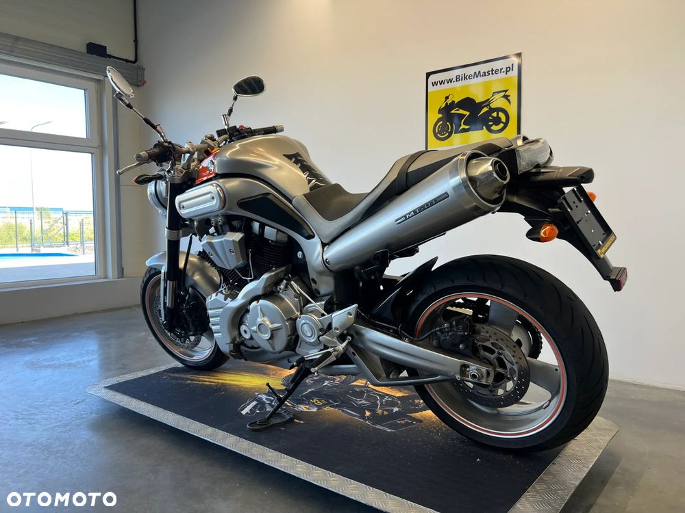 Yamaha MT - 6