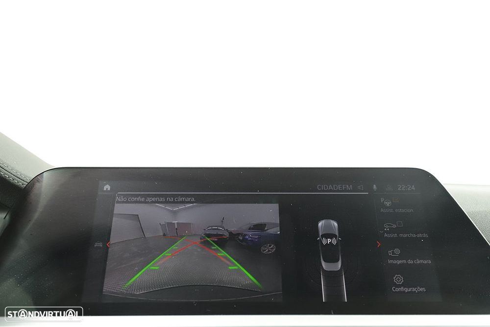 BMW 420 i Pack Desportivo M Auto - 16