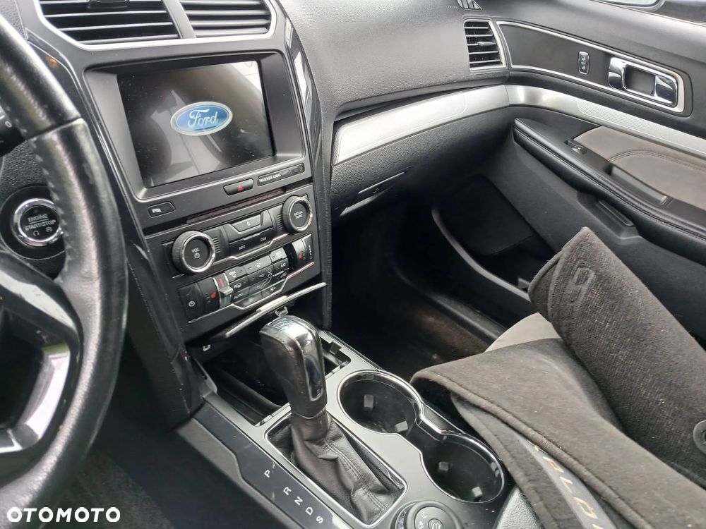 Ford Explorer - 9