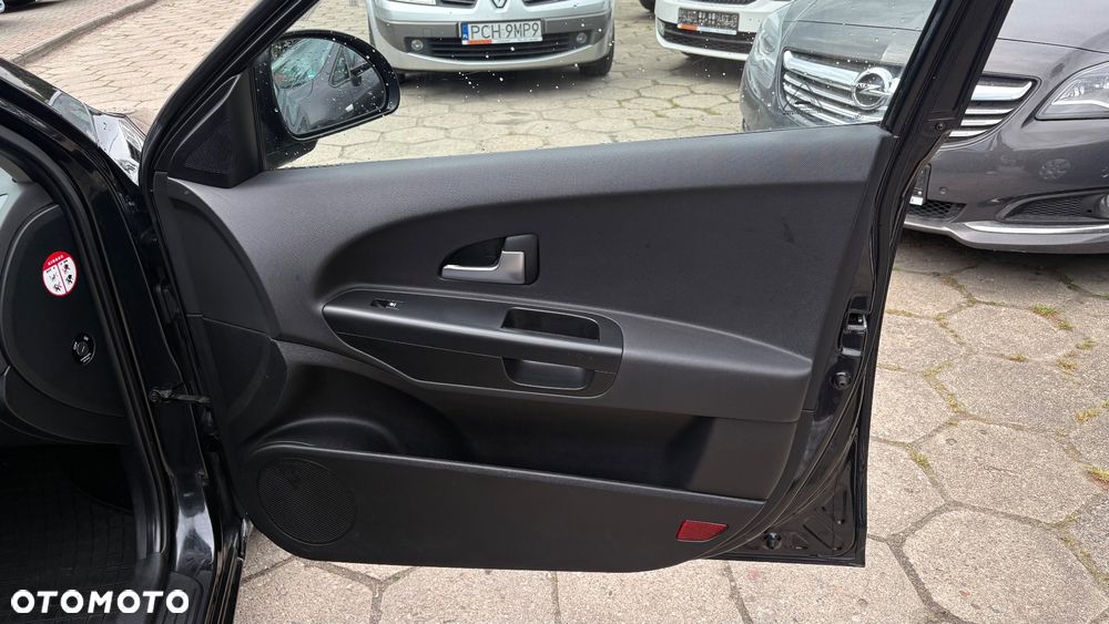 Kia Ceed - 13