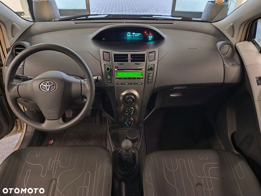 Toyota Yaris 1.0 Terra EU5 - 9