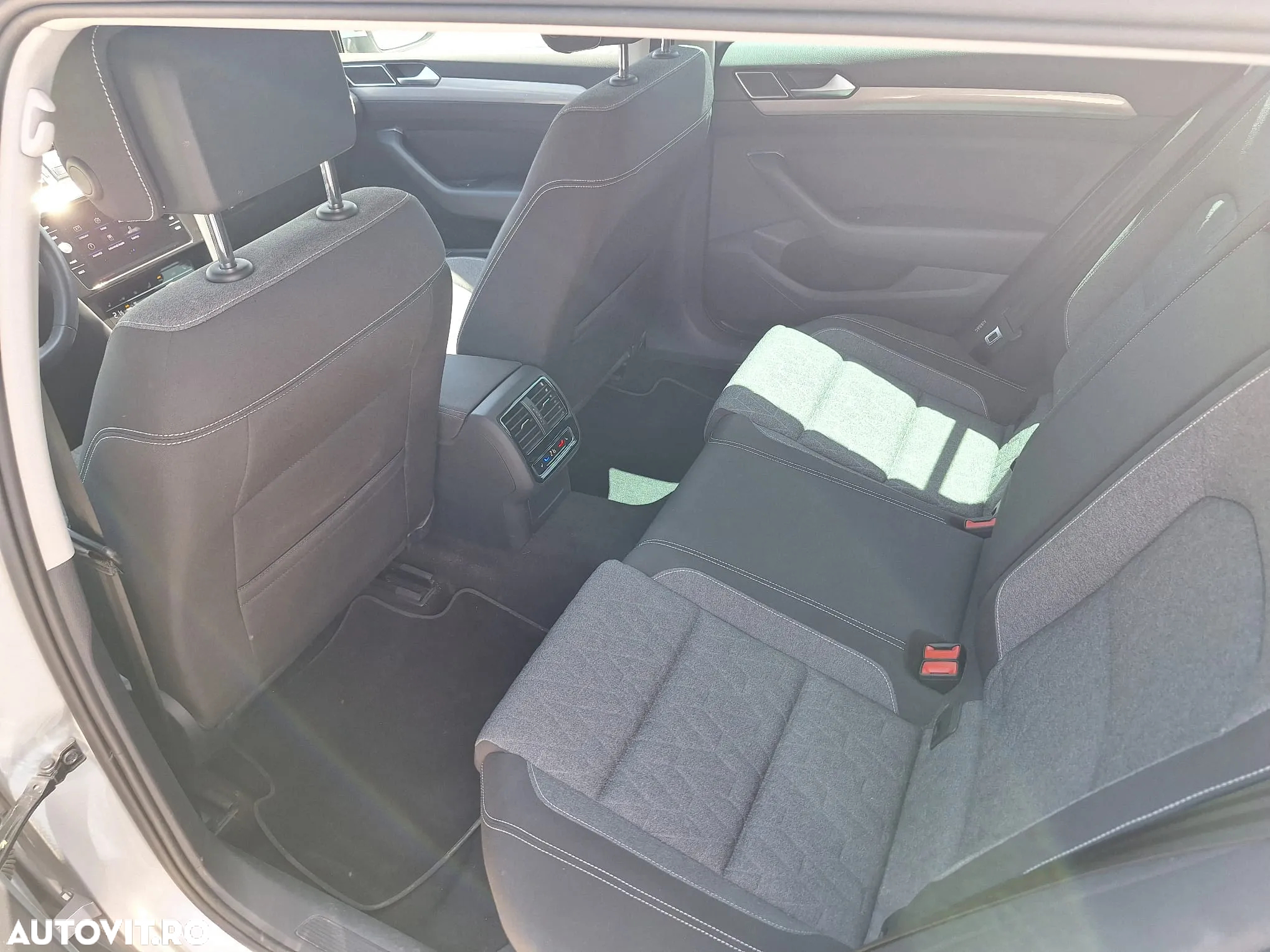 Volkswagen Passat - 14