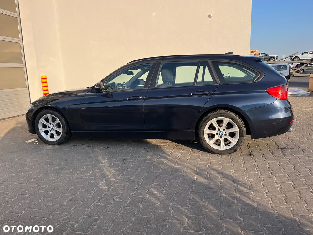 BMW Seria 3 318d Sport Line - 6