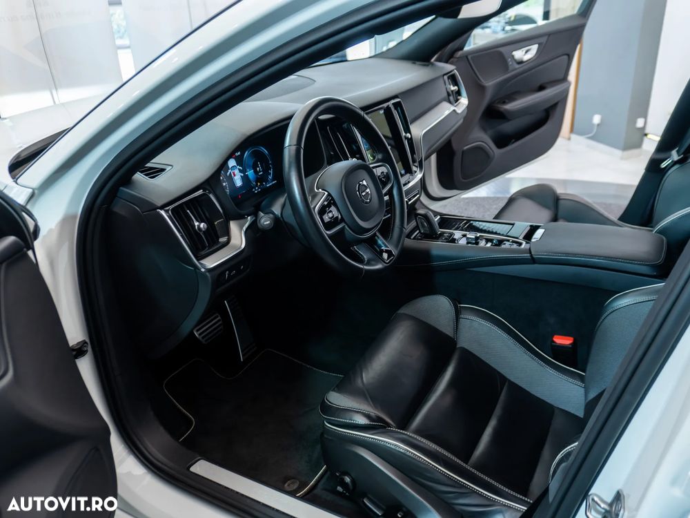 Volvo V60 T6 AWD Recharge Geartronic RDesign - 20