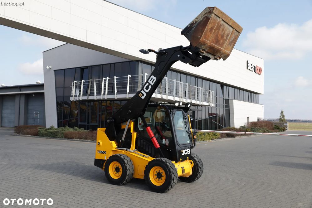 JCB 300 T4 Miniładowarka Skid steer - 18