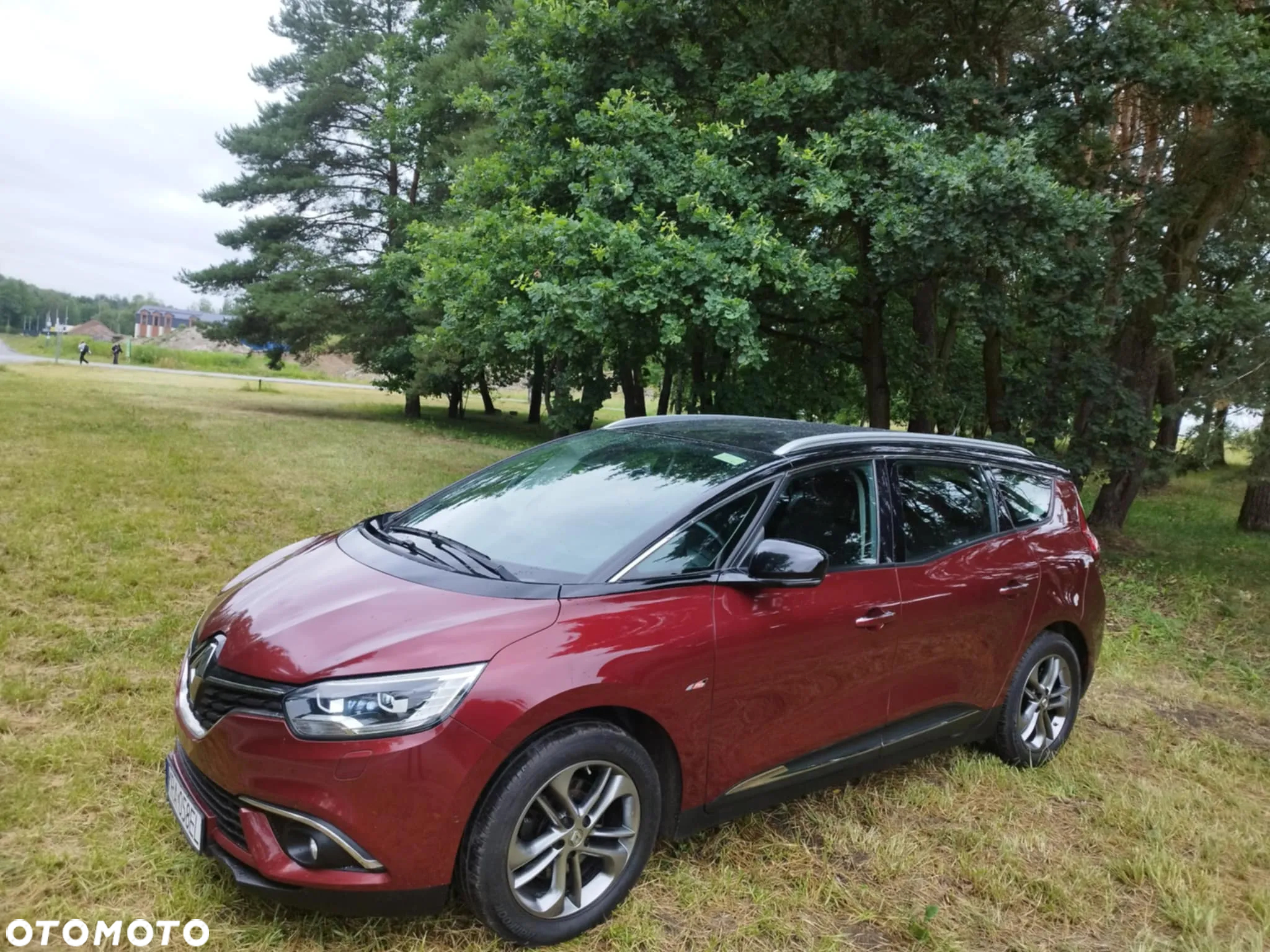 Renault Grand Scenic ENERGY TCe 130 S&S Paris - 2
