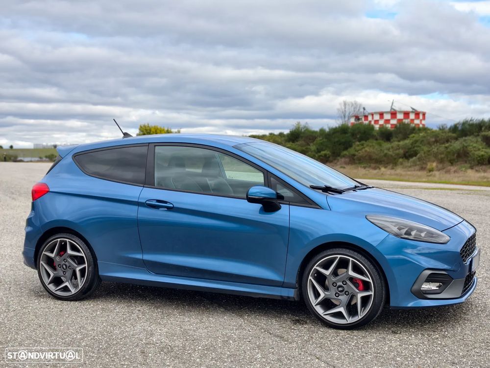 Ford Fiesta 1.5 EcoBoost ST - 18