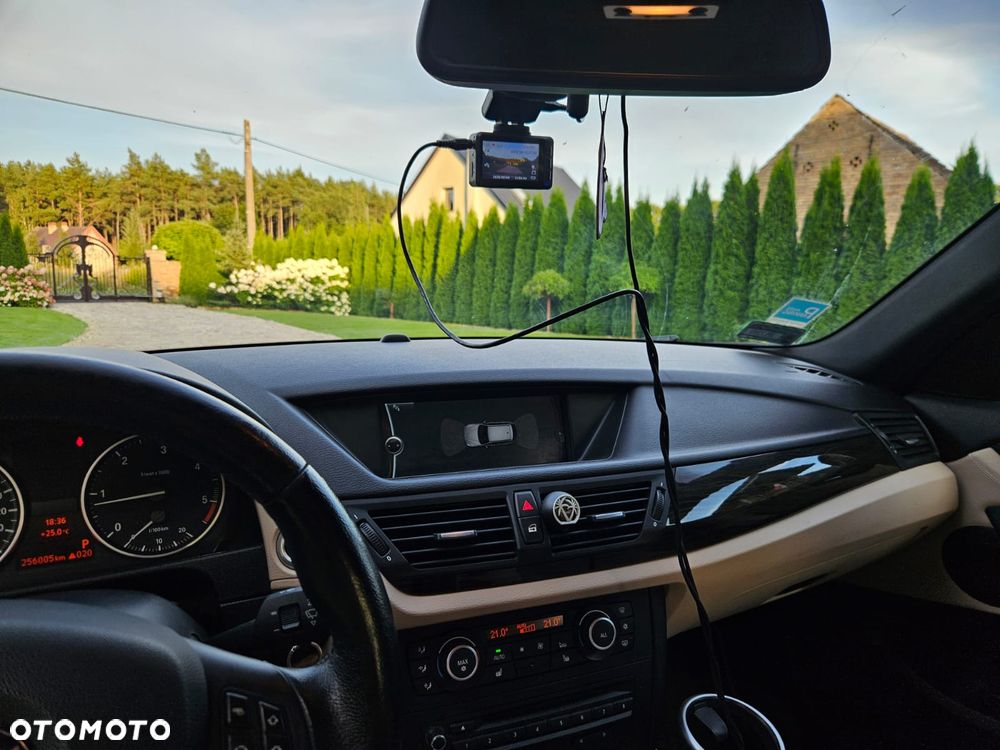 BMW X1 xDrive20d - 13