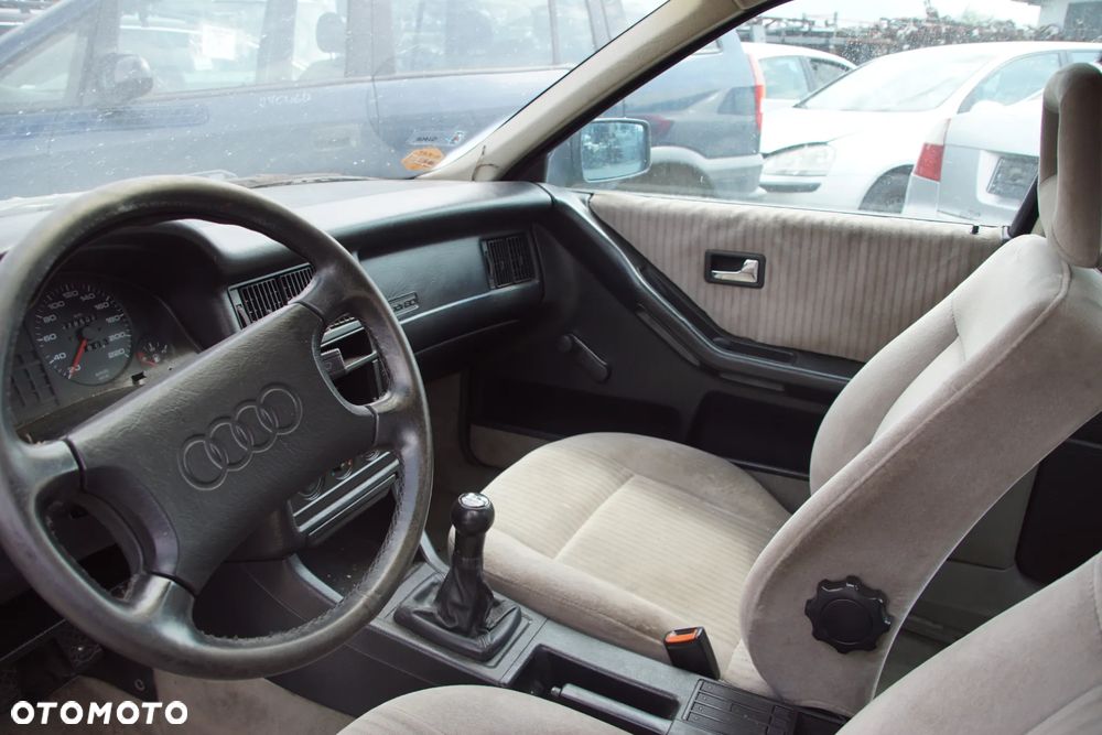 Auto na części - Audi 80 B3 1.8 90 KM JN AKM LY7U 1987R Silnik Skrzynia Drzwi Błotnik Klapa Zderzak Lampa Lusterko Klamka Szyba Deska Kokpit Sterownik Moduł Czujnik Licznik Panel Kierownica - 10