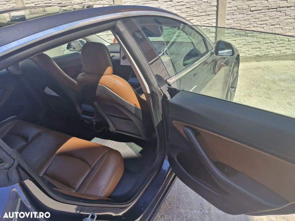 Tesla Model 3 Long Range - 6