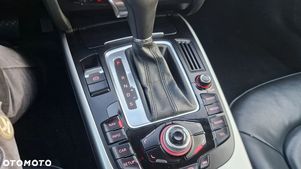 Audi A4 Limousine 2.0 TFSI quattro S tronic Ambiente - 29