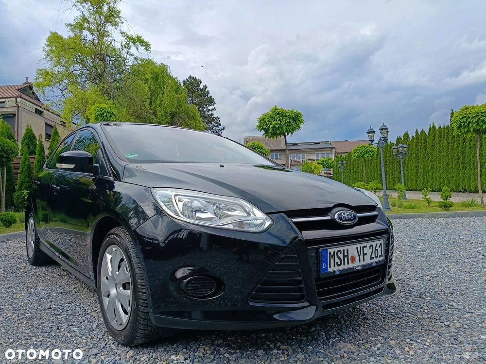 Ford Focus 1.6 Ambiente - 2