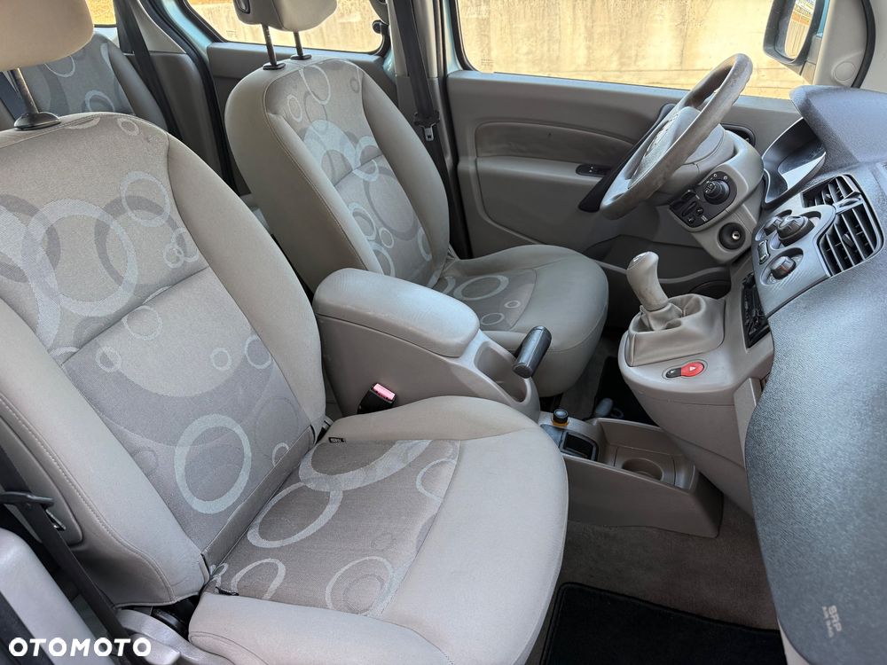 Renault Kangoo 1.6 8V 90 Happy Family - 13